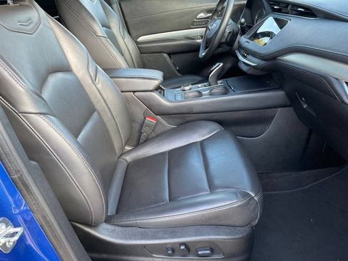 Used 2023 Cadillac XT4 Premium Luxury FWD image 25