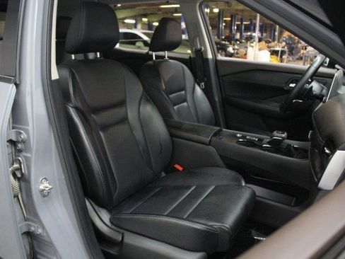 Used 2023 Nissan Rogue SV w/ SV Premium B Package image 23