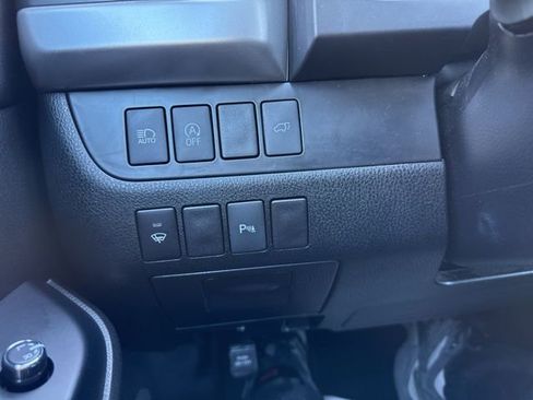 Used 2019 Toyota Highlander Limited image 18