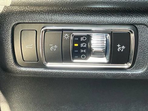 Used 2025 Lincoln Corsair FWD image 30