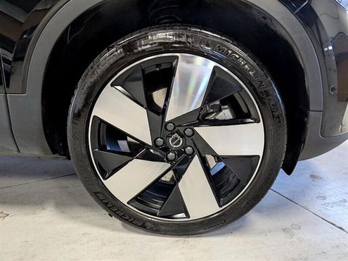 Used 2023 Volvo XC40 Recharge Ultimate image 12