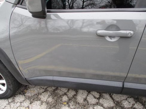 Used 2020 Jeep Renegade Latitude image 14