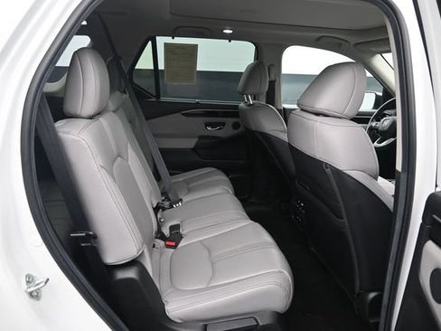 Used 2025 Honda Pilot Touring image 12