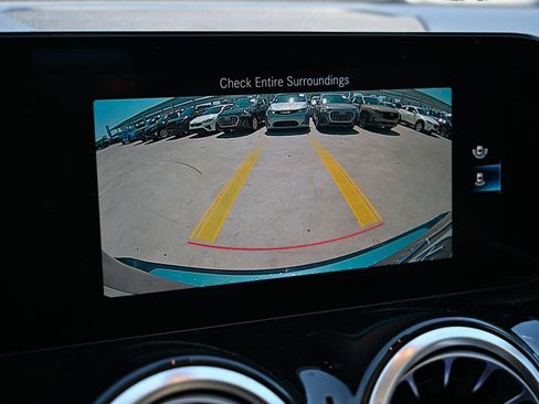 Used 2022 Mercedes-Benz GLB 250 w/ Premium Package Lite image 31