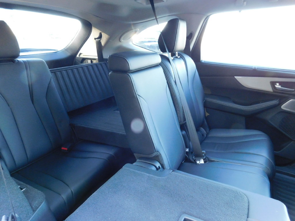 Used 2025 Acura MDX w/ Technology Package FWD image 5