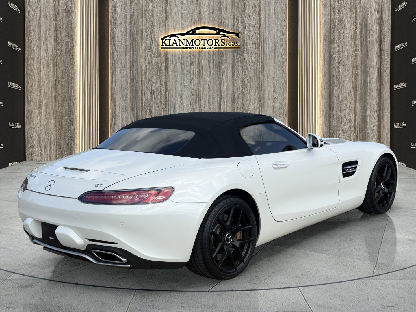 Used 2018 Mercedes-Benz AMG GT Roadster image 12