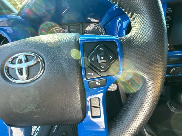 Used 2020 Toyota Tacoma TRD Off-Road w/ TRD Premium Off Road Package AWD/4WD image 15