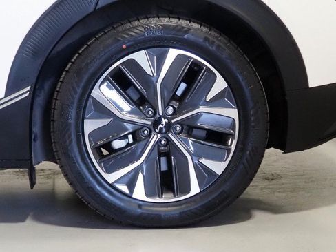 Used 2024 Kia EV6 Light RWD image 47