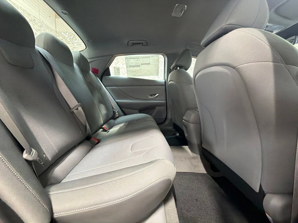 New 2026 Hyundai Elantra SE FWD image 12