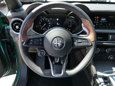 Used 2025 Alfa Romeo Stelvio Sprint AWD/4WD image 15