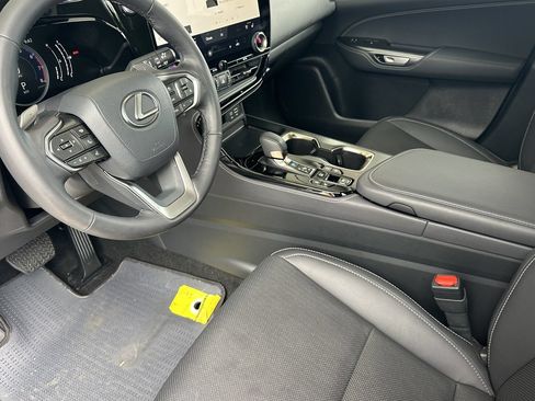Certified 2025 Lexus NX 350 AWD w/ Accessory Package (Z2) image 7