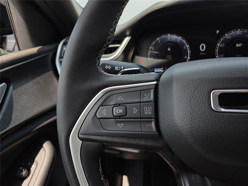 New 2025 Jeep Grand Cherokee Altitude image 61