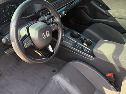 Used 2023 Honda Civic Sport image 9