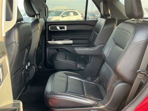 Used 2021 Ford Explorer XLT w/ Equipment Group 202A image 14