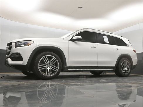 Used 2022 Mercedes-Benz GLS 450 4MATIC image 17