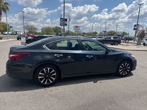 Used 2018 Nissan Altima 2.5 SV image 7
