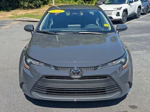Used 2025 Toyota Corolla LE FWD image 2