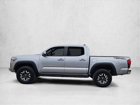 Used 2019 Toyota Tacoma TRD Off-Road image 3