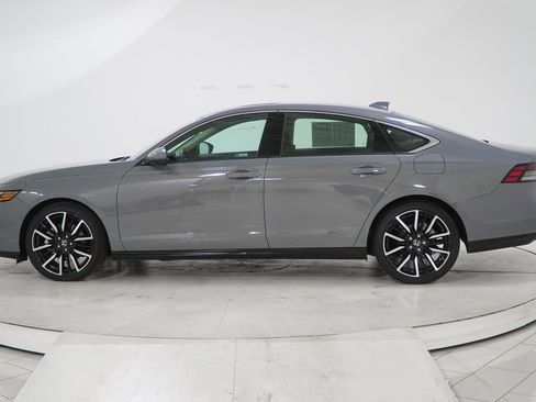 Used 2024 Honda Accord Touring image 6