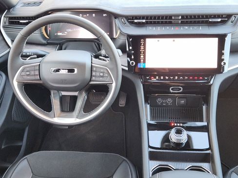 New 2026 Jeep Grand Cherokee L 2WD image 24