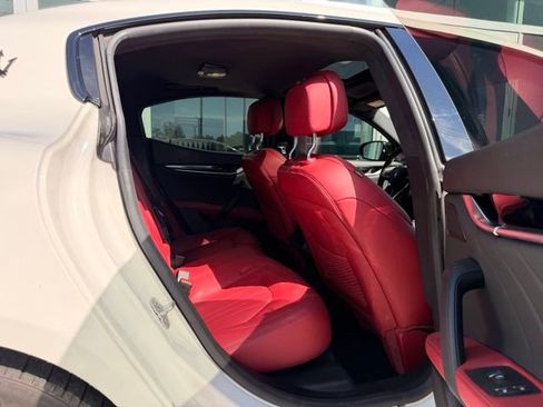 Used 2023 Maserati Ghibli Modena image 8