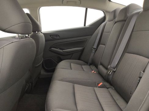 Used 2023 Nissan Altima 2.5 SV image 18