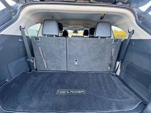 Used 2021 Toyota Highlander Limited image 30