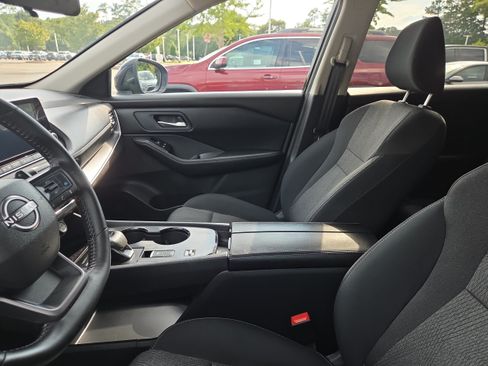 Used 2026 Nissan Rogue SV FWD image 9