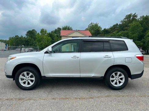 Used 2011 Toyota Highlander 2WD w/ Tech Pkg image 4