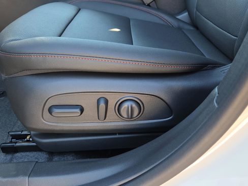 New 2026 Chevrolet Trax RS w/ Driver Confidence Package image 10