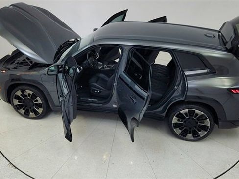 Used 2023 BMW XM image 91