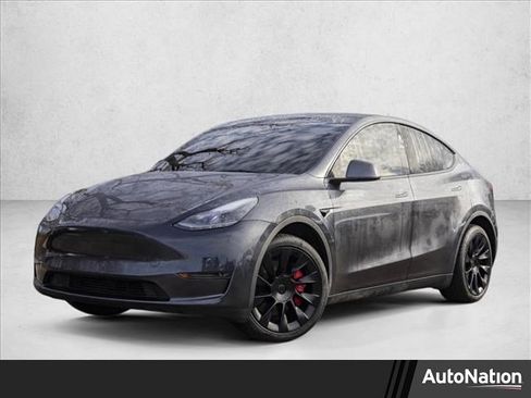 Used 2024 Tesla Model Y Long Range image 1