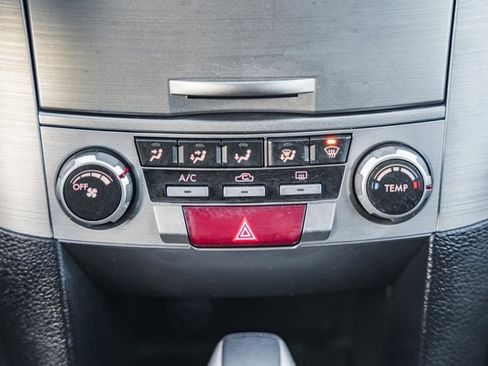 Used 2010 Subaru Outback 2.5i Premium image 23