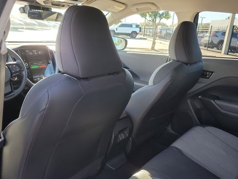 Used 2024 Subaru Crosstrek 2.0i Premium image 13