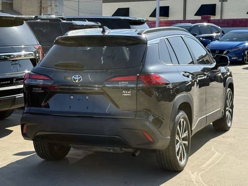 Used 2022 Toyota Corolla Cross XLE w/ Convenience Package AWD/4WD image 4