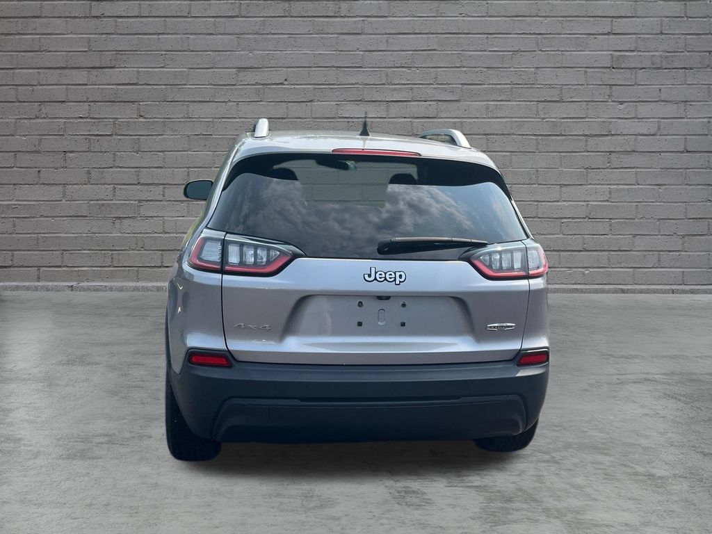 Used 2019 Jeep Cherokee Latitude w/ Popular Appearance Group AWD/4WD image 4