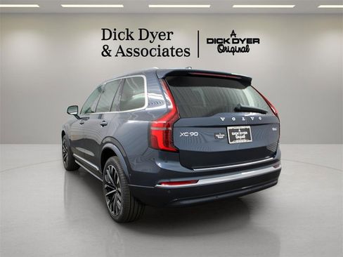 New 2026 Volvo XC90 B6 Plus w/ Protection Package Premier image 4
