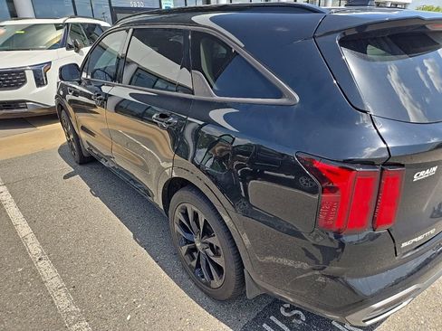 Certified 2023 Kia Sorento SX FWD image 4