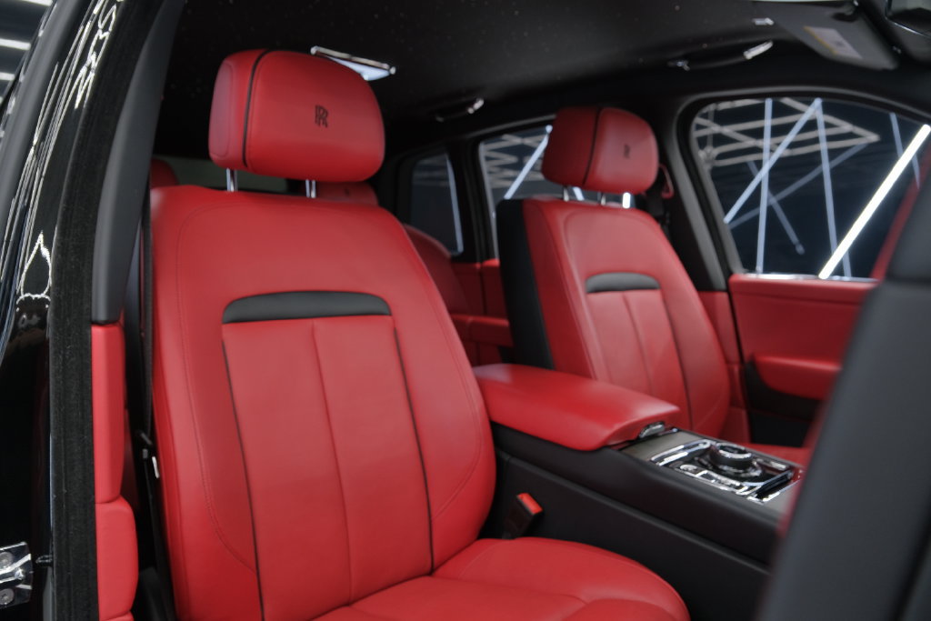 Used 2022 Rolls-Royce Cullinan AWD/4WD image 16