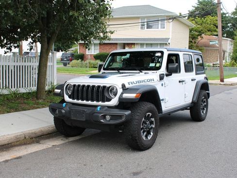 Used 2024 Jeep Wrangler Unlimited Rubicon 4xe AWD/4WD image 2
