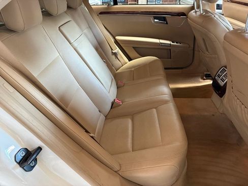 Used 2011 Mercedes-Benz S 550 image 24