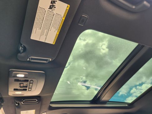 Used 2025 Toyota Camry XSE w/ Premium Plus Package image 19