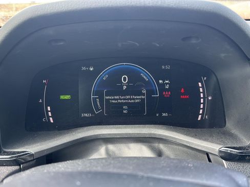 Used 2025 Toyota Camry LE image 14