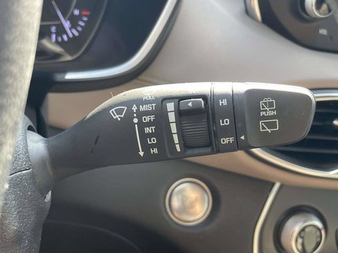 Used 2019 Hyundai Santa Fe SEL FWD image 25