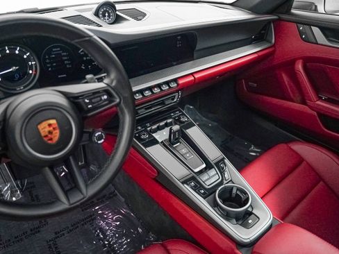 Certified 2022 Porsche 911 Carrera image 18