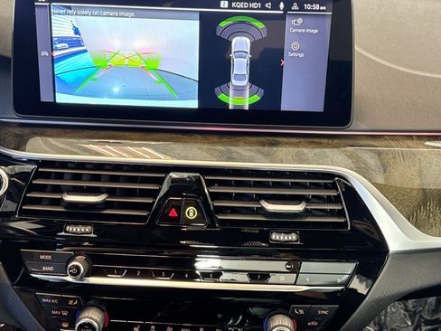 Used 2023 BMW 540i w/ Premium Package RWD image 14