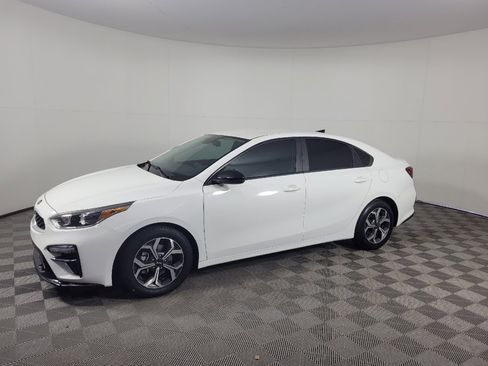 Used 2021 Kia Forte LXS FWD image 2