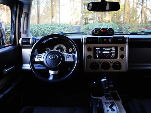 Used 2014 Toyota FJ Cruiser 4WD w/ Upgrade Package image 13