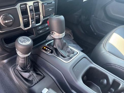 New 2025 Jeep Gladiator Sport image 26