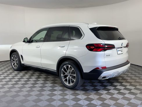 Used 2026 BMW X5 sDrive40i w/ Premium Package RWD image 3